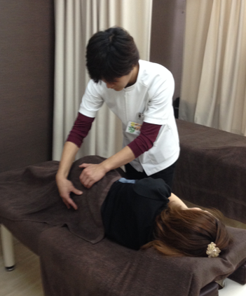 西区のみかん鍼灸整骨院の腰痛治療